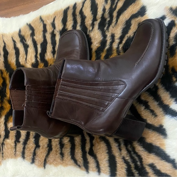 Brown Leather Stacked Heel Gianni Bini Ankle Boots Size 8 1/2 - Picture 8 of 16